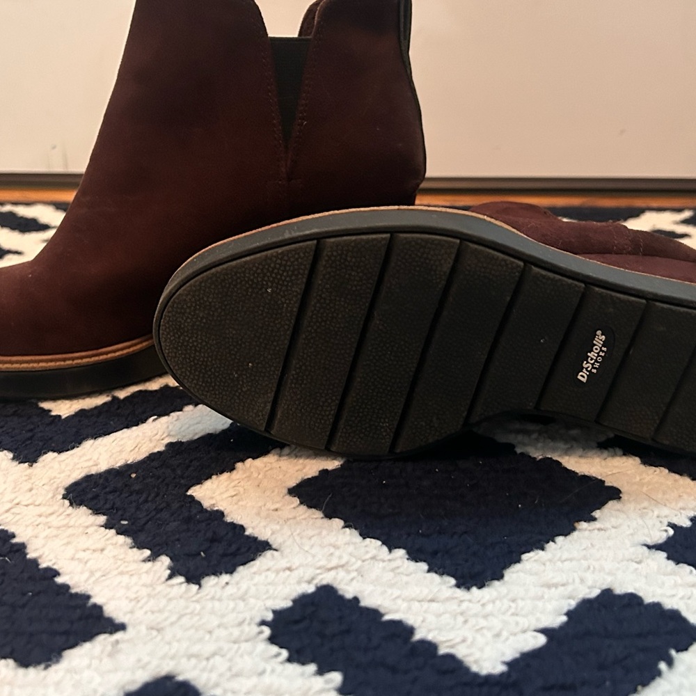 Dr. Scholl's Brown Chelsea Ankle Boots with Suede Material and Elastic Panels - Picture 2 of 3